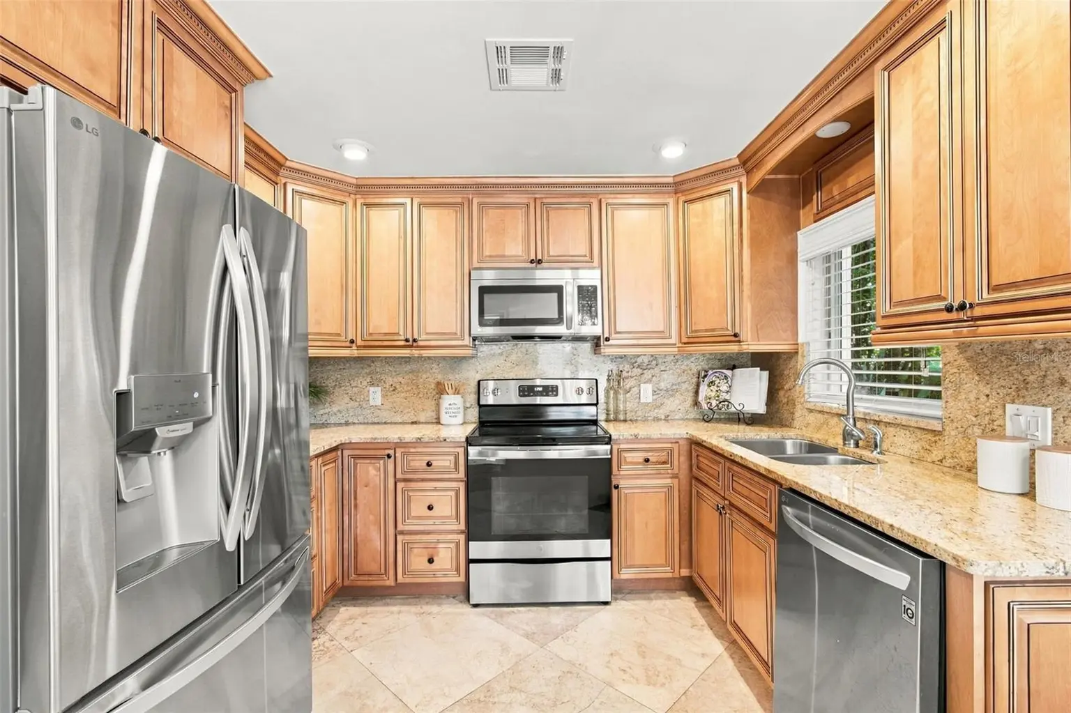 100 MONTEREY BOULEVARD NE, ST PETERSBURG, FL, photo 15 of 59