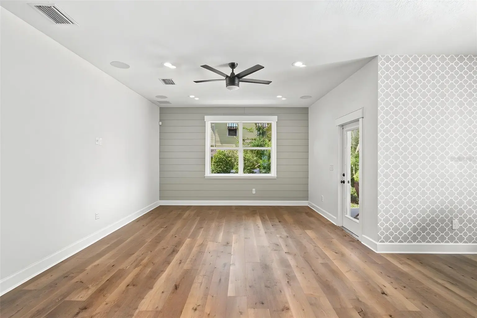 7409 S SPARKMAN STREET, TAMPA, FL, photo 8 of 56
