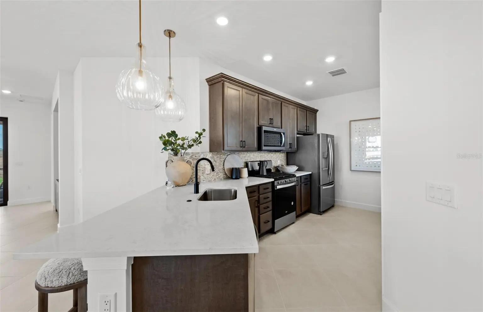 18738 INDIAN ROCK PLACE, LAKEWOOD RANCH, FL, photo 18 of 29