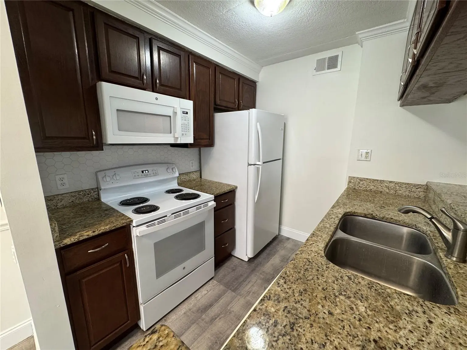 5306 W KENNEDY BOULEVARD #112, TAMPA, FL, photo 3 of 51