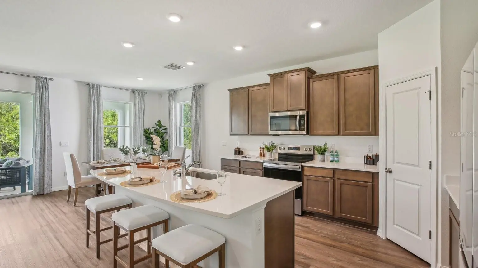 32527 DULUTH DRIVE, WESLEY CHAPEL, FL, photo 13 of 34
