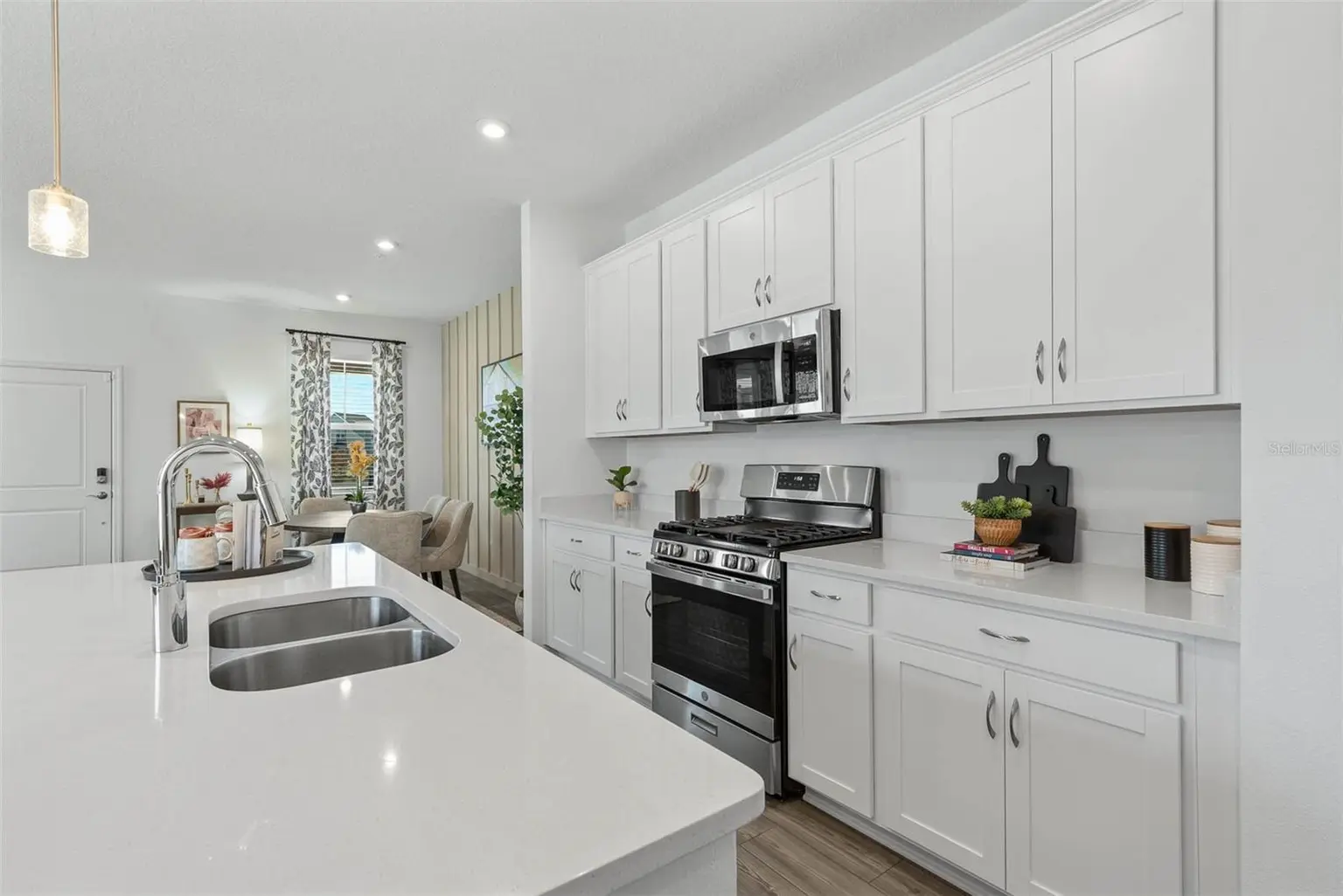 122 ANCHOR LINE DRIVE, APOLLO BEACH, FL, photo 2 of 39