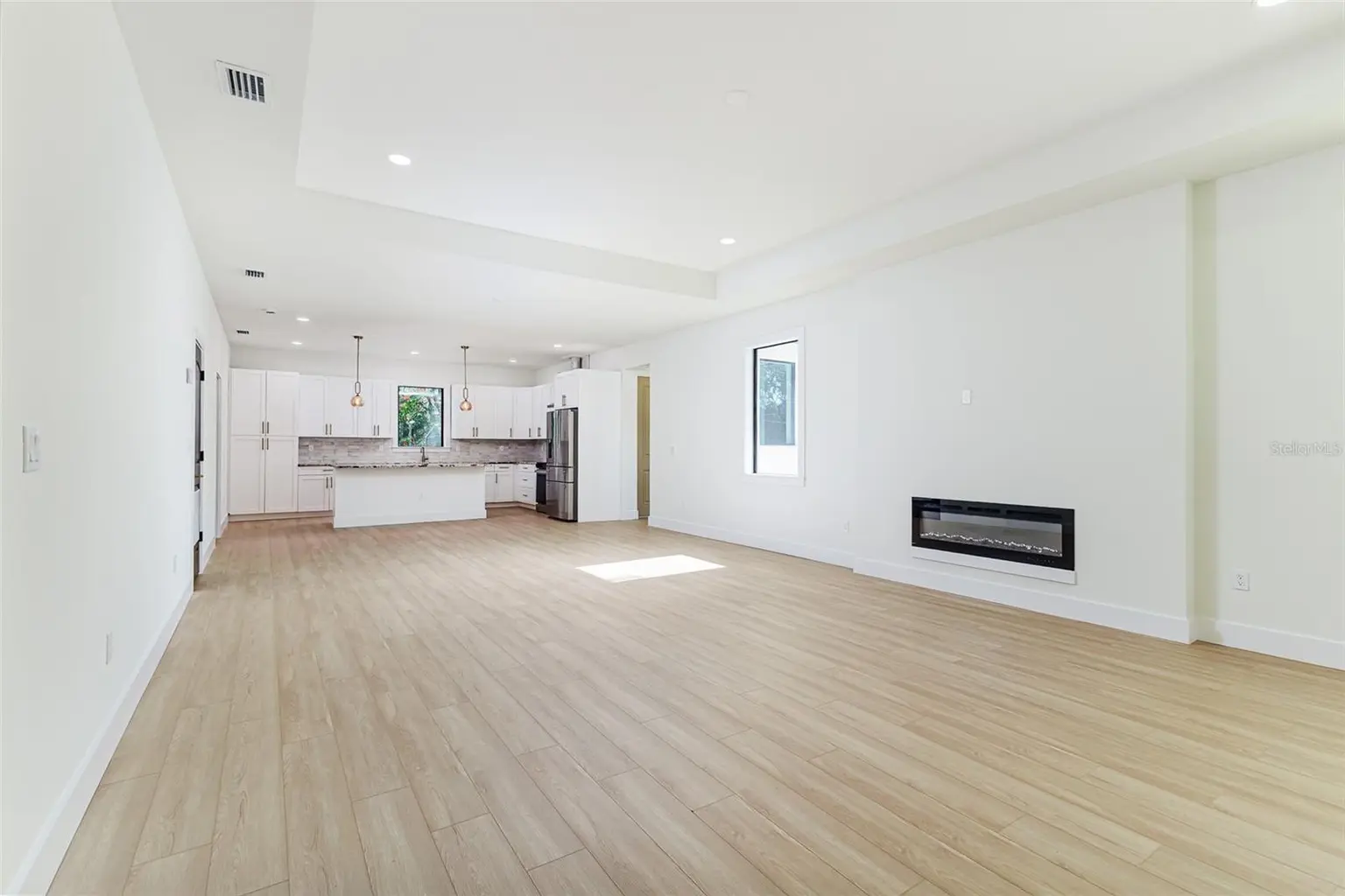 7905 N GREENWOOD AVENUE, TAMPA, FL, photo 6 of 30