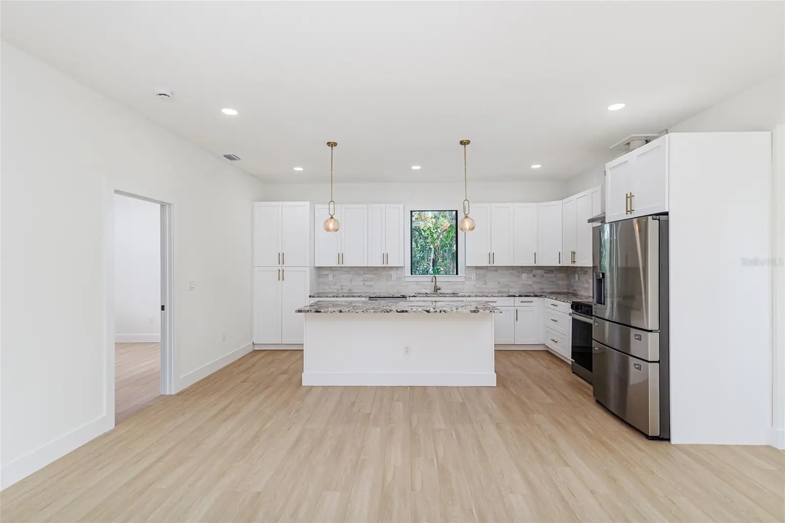 7905 N GREENWOOD AVENUE, TAMPA, FL, photo 8 of 30