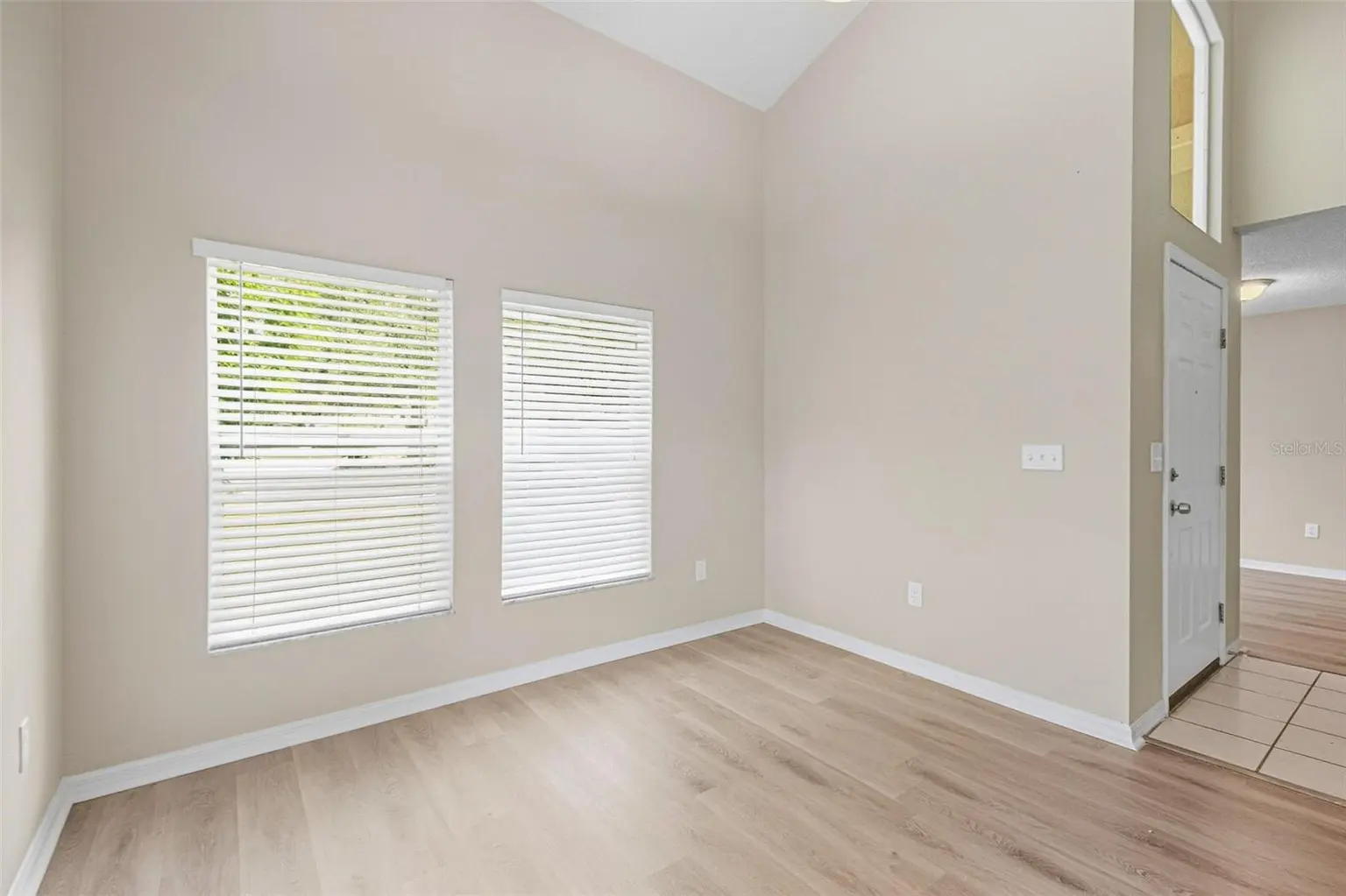 9006 DIXIANA VILLA CIRCLE, TAMPA, FL, photo 13 of 75