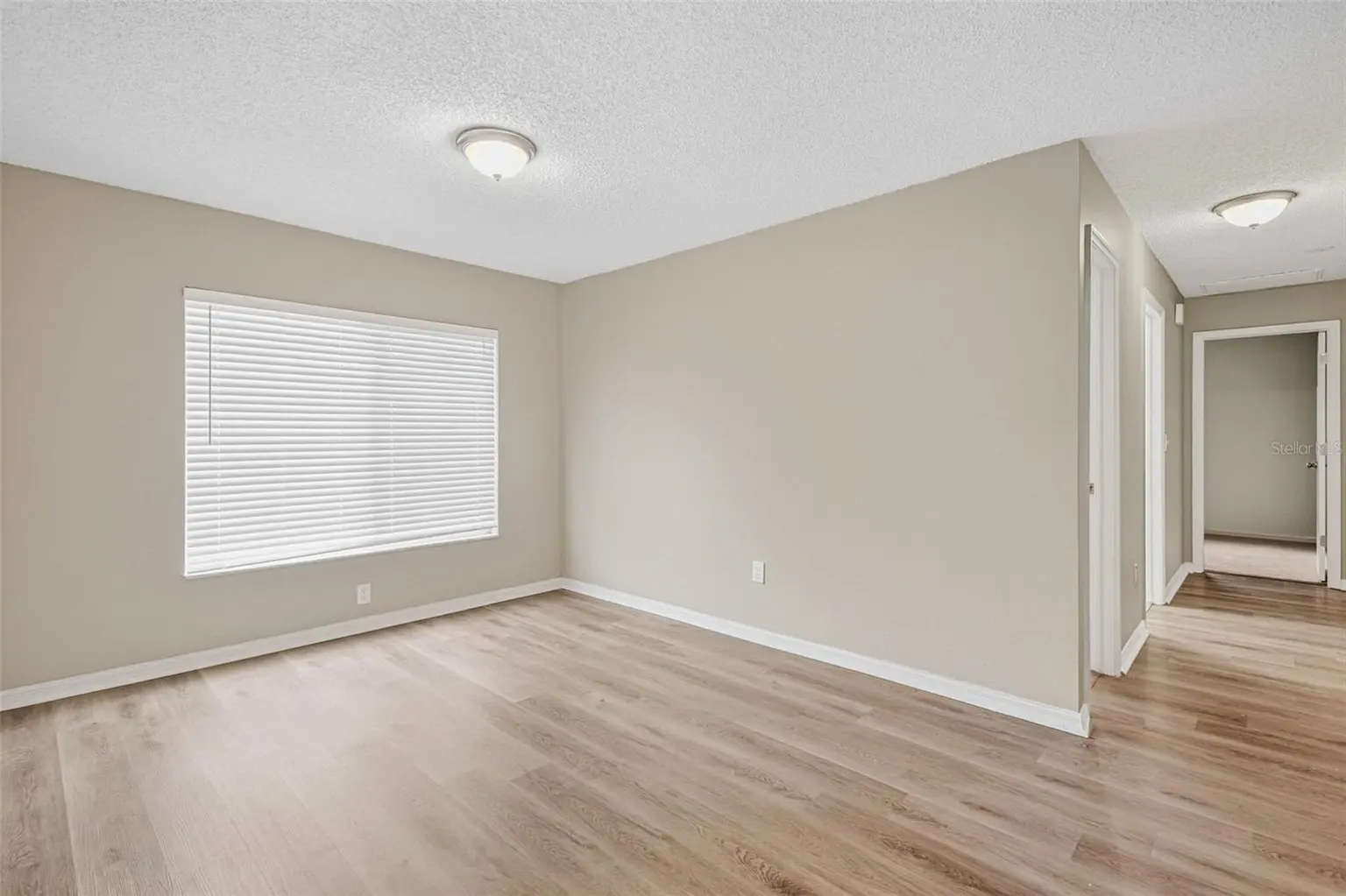 9006 DIXIANA VILLA CIRCLE, TAMPA, FL, photo 15 of 75