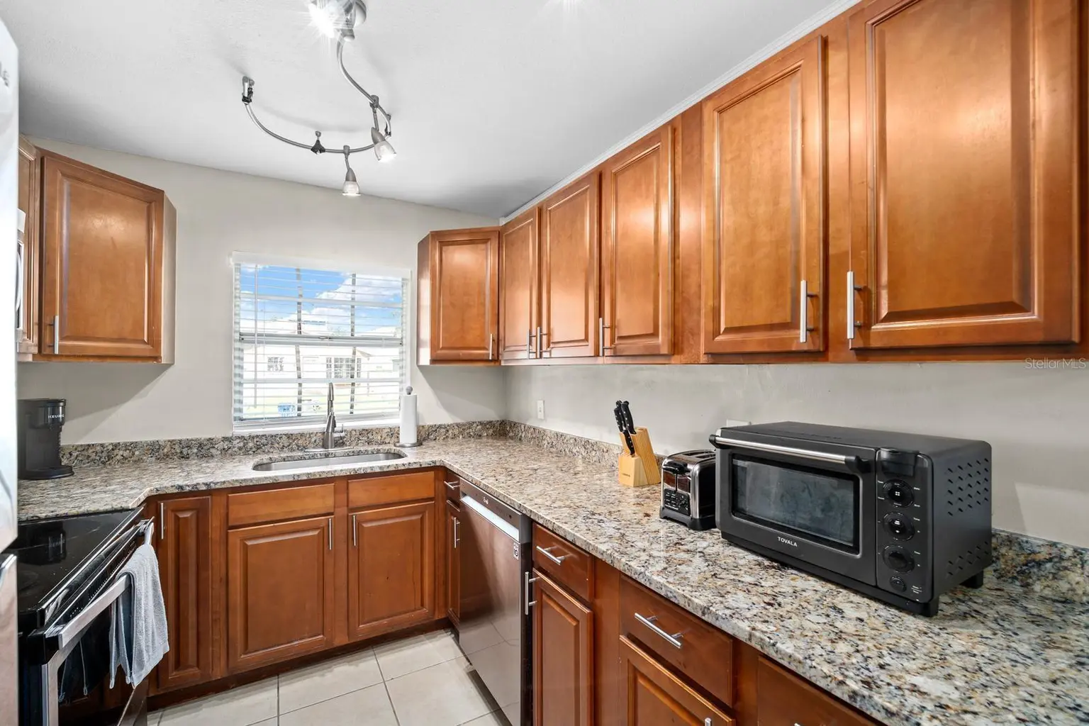 7608 S SWOOPE STREET, TAMPA, FL, photo 14 of 38