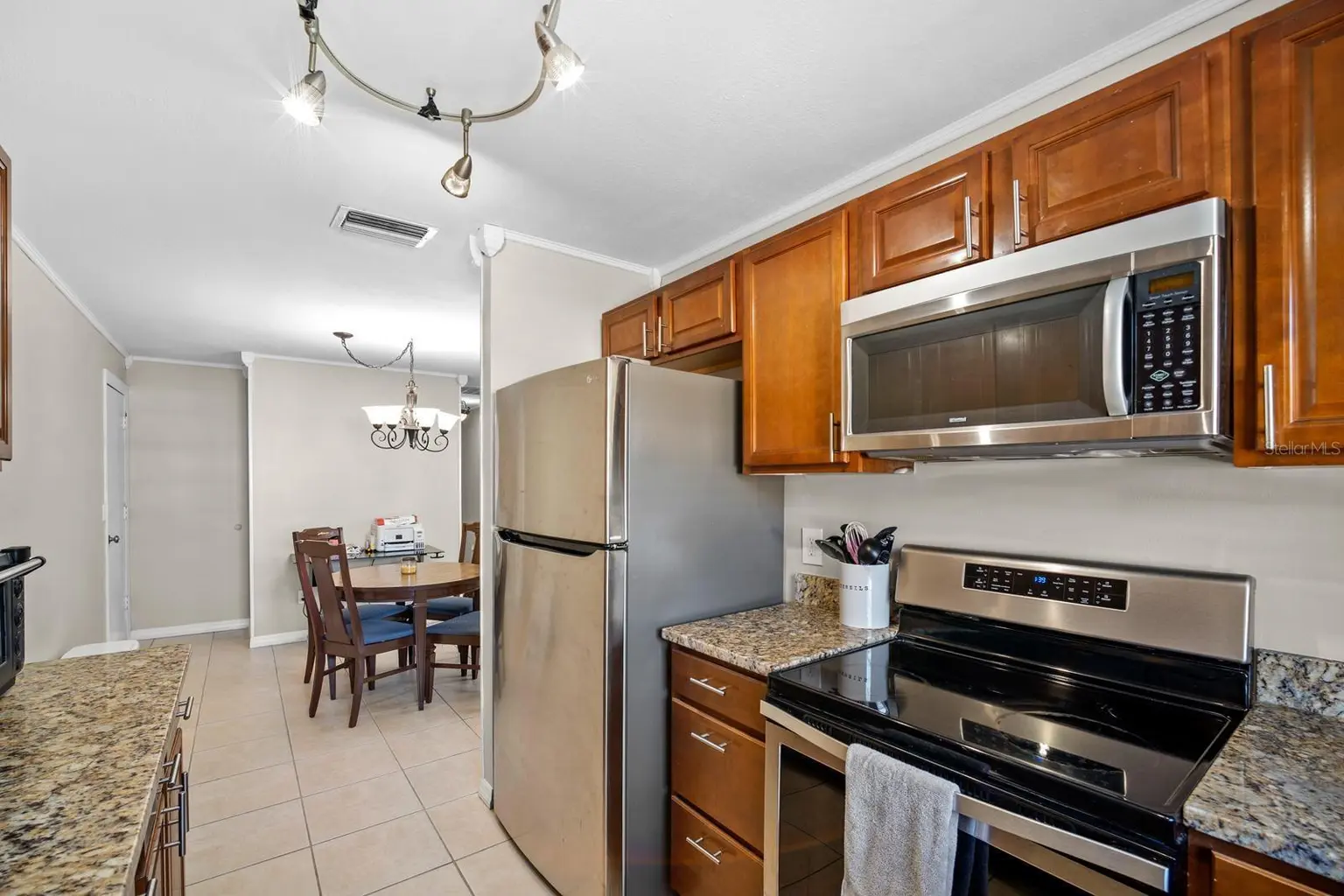 7608 S SWOOPE STREET, TAMPA, FL, photo 15 of 38