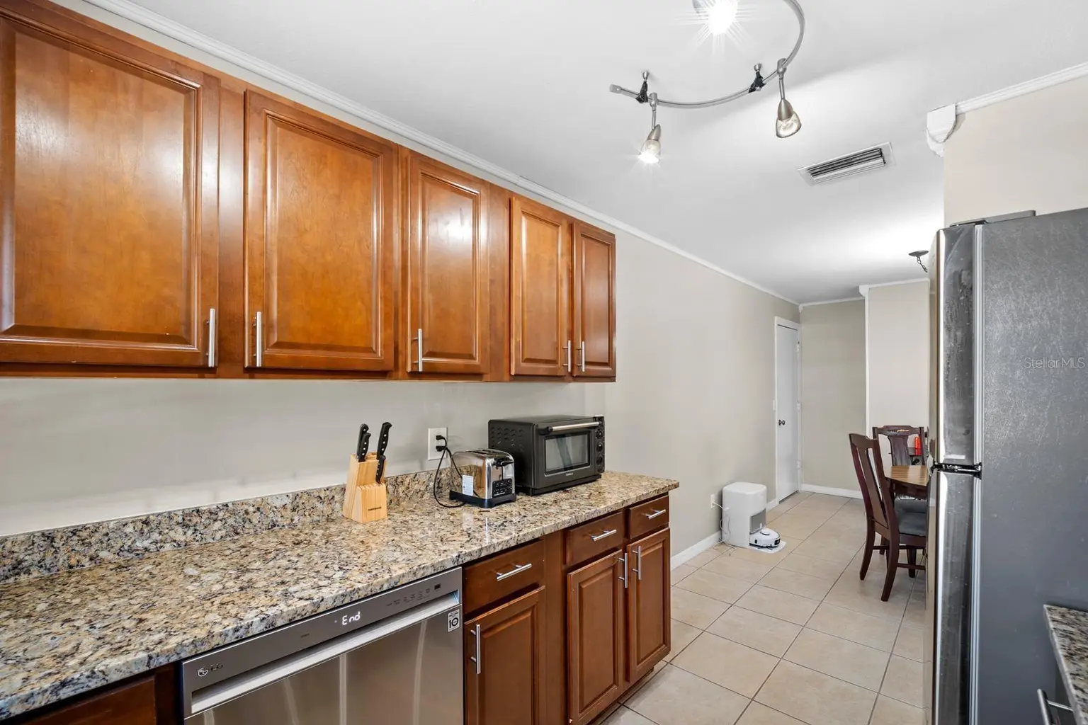7608 S SWOOPE STREET, TAMPA, FL, photo 16 of 38