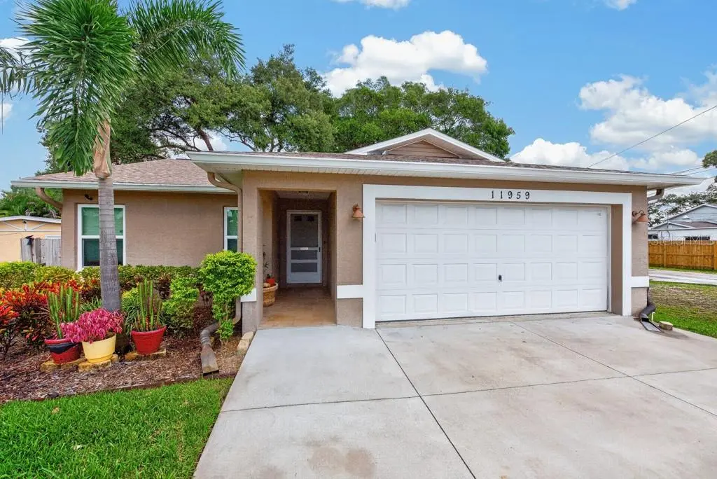11959 MURRAY AVENUE, SEMINOLE, FL, photo 1 of 58