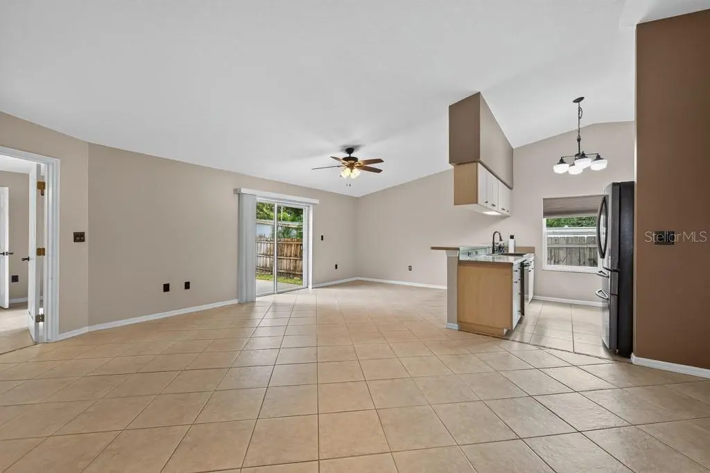 11959 MURRAY AVENUE, SEMINOLE, FL, photo 3 of 58
