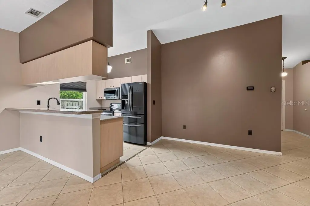 11959 MURRAY AVENUE, SEMINOLE, FL, photo 12 of 58