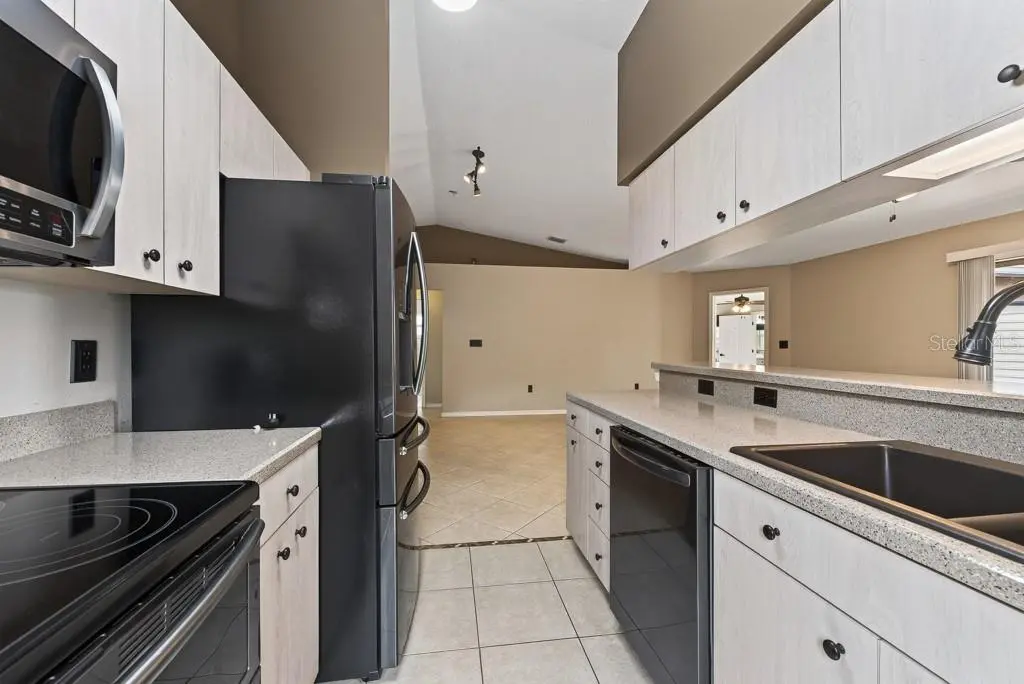 11959 MURRAY AVENUE, SEMINOLE, FL, photo 20 of 58