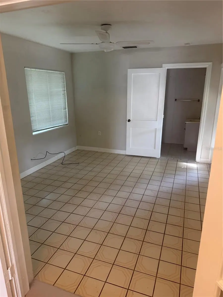 215 24TH AVENUE N, ST PETERSBURG, FL, photo 4 of 9