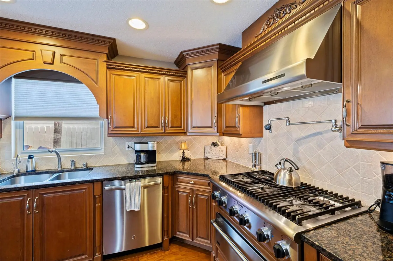 10612 LAKE VISTA DRIVE, SEMINOLE, FL, photo 8 of 35