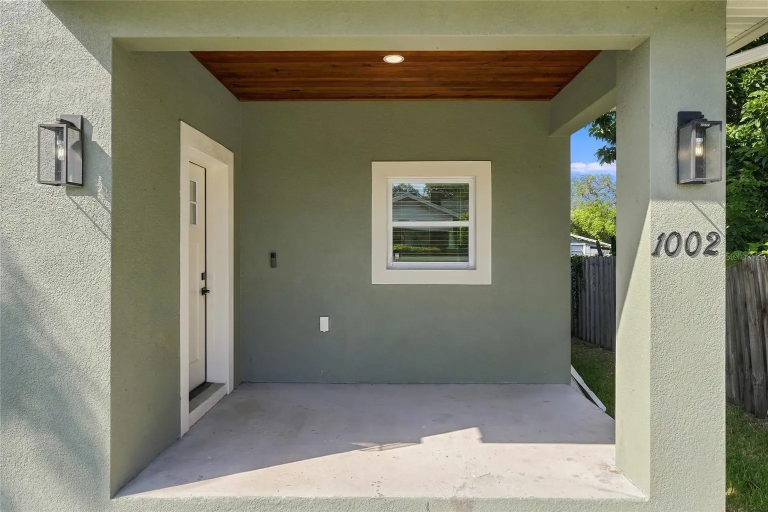 Demorest home, photo 2 of 4