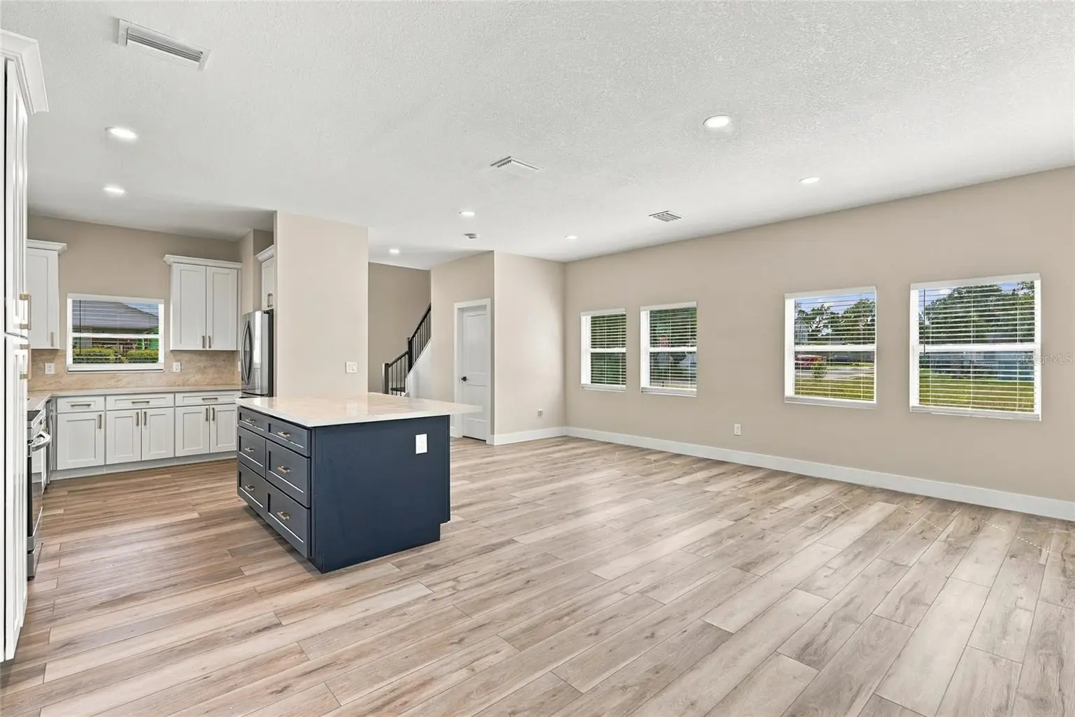 1002 E OSBORNE AVENUE, TAMPA, FL, photo 5 of 25