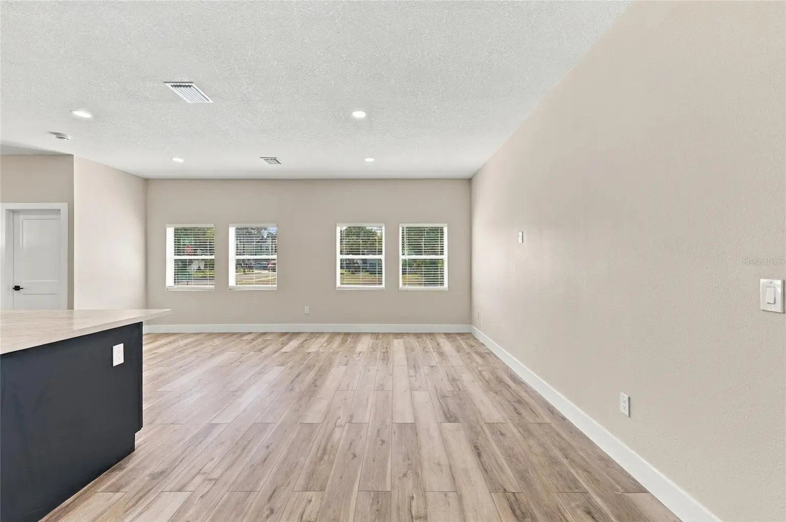 1002 E OSBORNE AVENUE, TAMPA, FL, photo 6 of 25