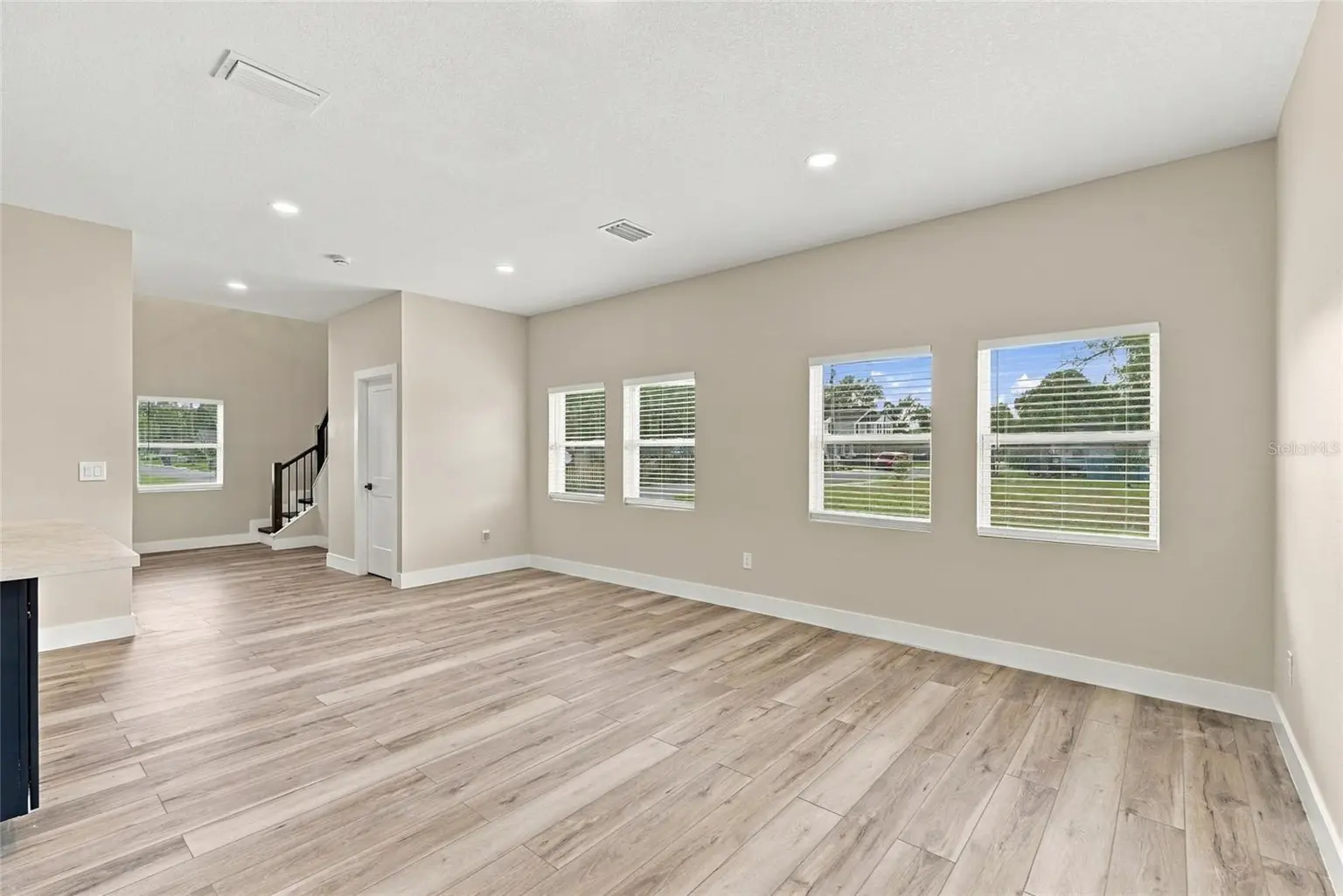 1002 E OSBORNE AVENUE, TAMPA, FL, photo 7 of 25