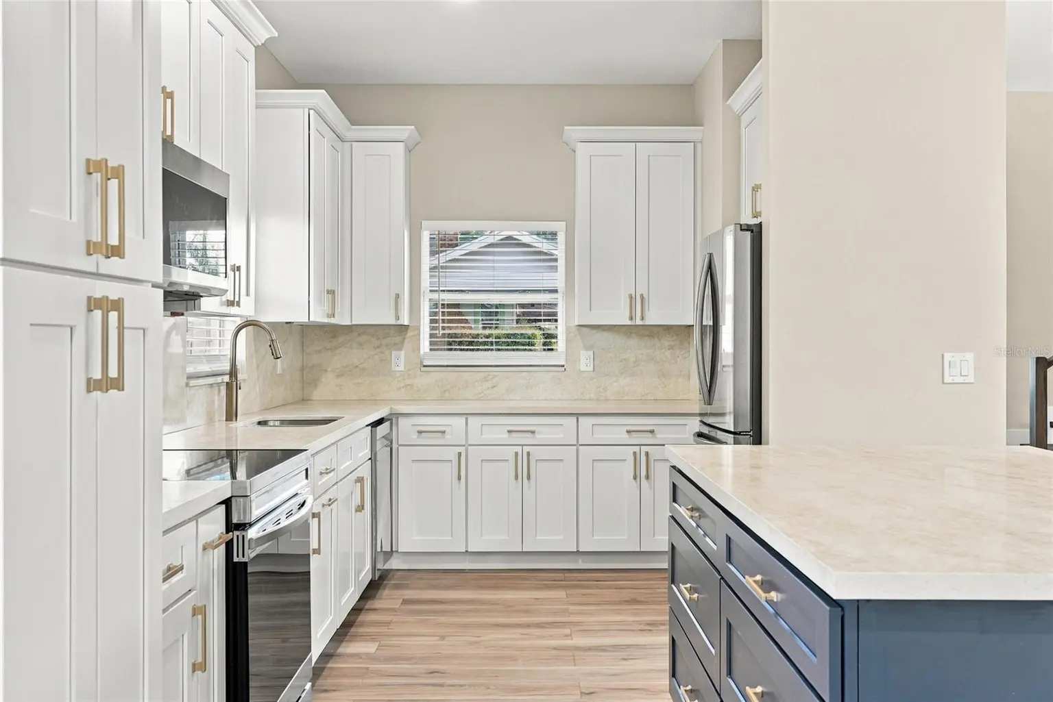 1002 E OSBORNE AVENUE, TAMPA, FL, photo 8 of 25