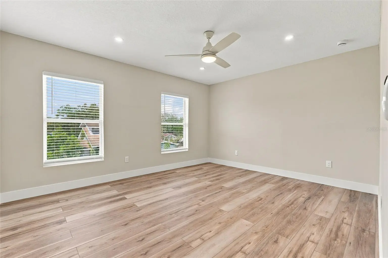 1002 E OSBORNE AVENUE, TAMPA, FL, photo 12 of 25