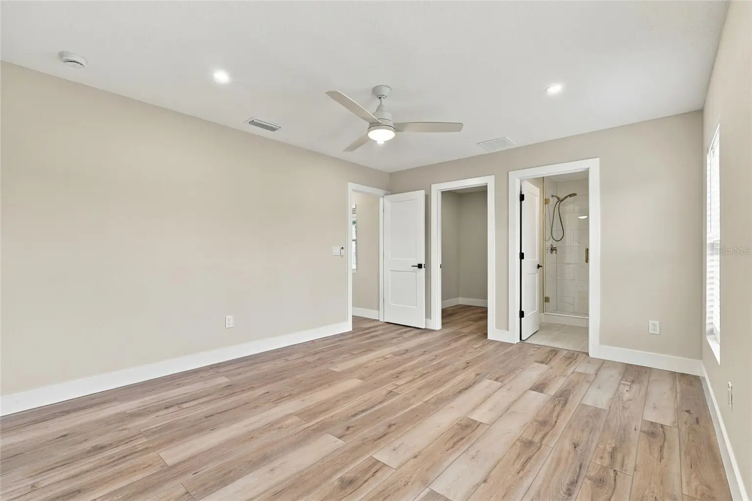 1002 E OSBORNE AVENUE, TAMPA, FL, photo 13 of 25