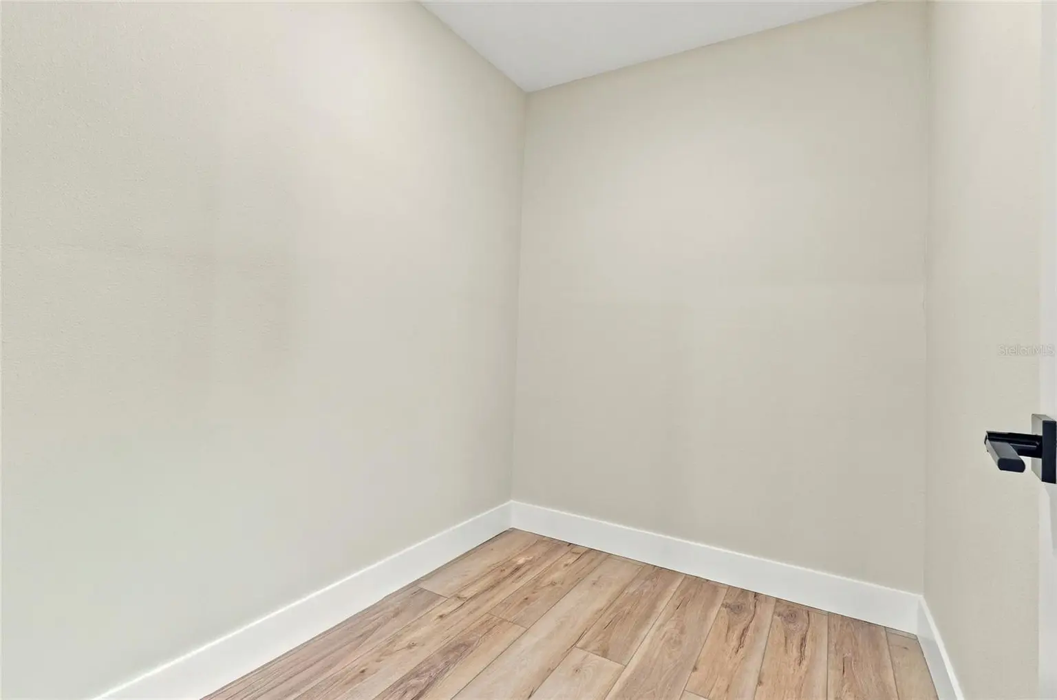 1002 E OSBORNE AVENUE, TAMPA, FL, photo 16 of 25