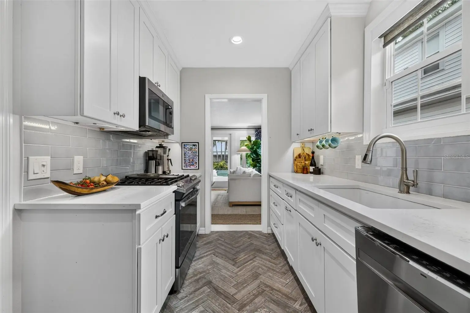118 26TH AVENUE N, ST PETERSBURG, FL, photo 17 of 63