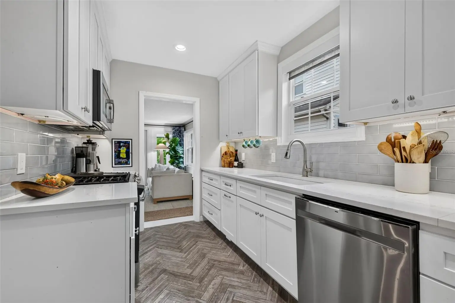 118 26TH AVENUE N, ST PETERSBURG, FL, photo 18 of 63