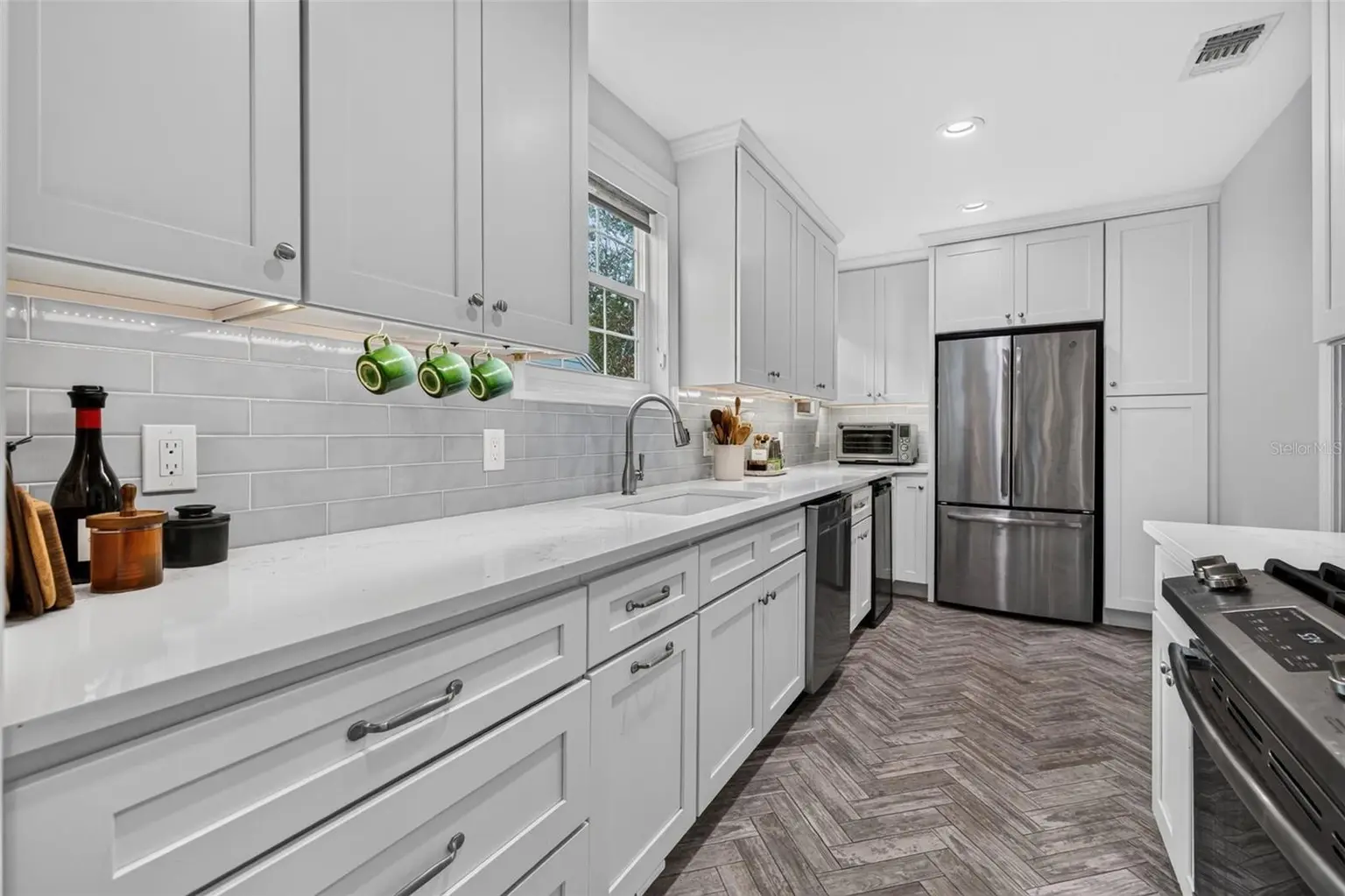 118 26TH AVENUE N, ST PETERSBURG, FL, photo 19 of 63