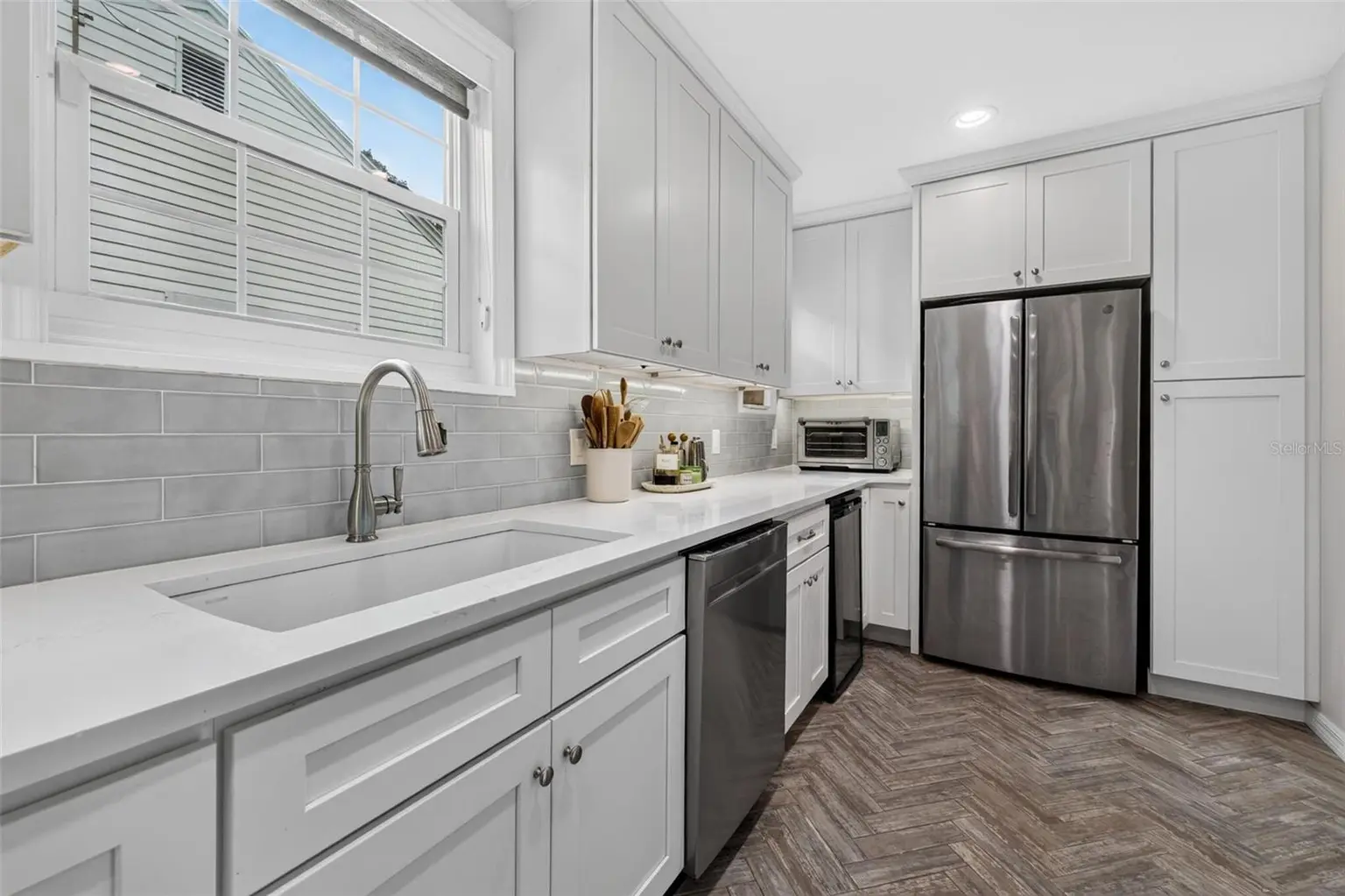 118 26TH AVENUE N, ST PETERSBURG, FL, photo 20 of 63
