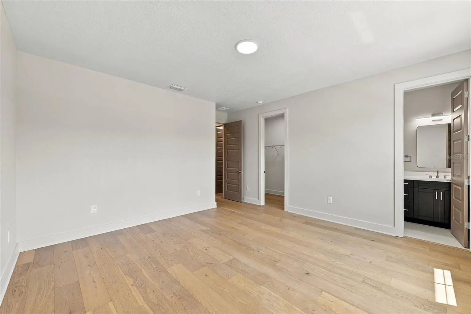3203 W WYOMING AVENUE, TAMPA, FL, photo 47 of 59