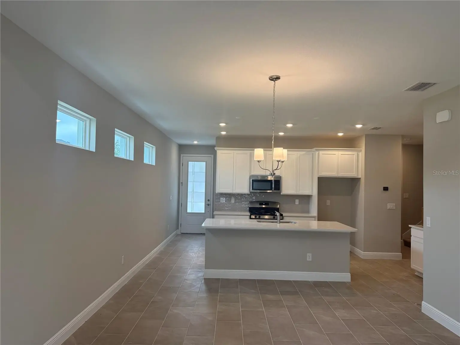 3704 NANDINA CIRCLE, SUN CITY CENTER, FL, photo 3 of 10