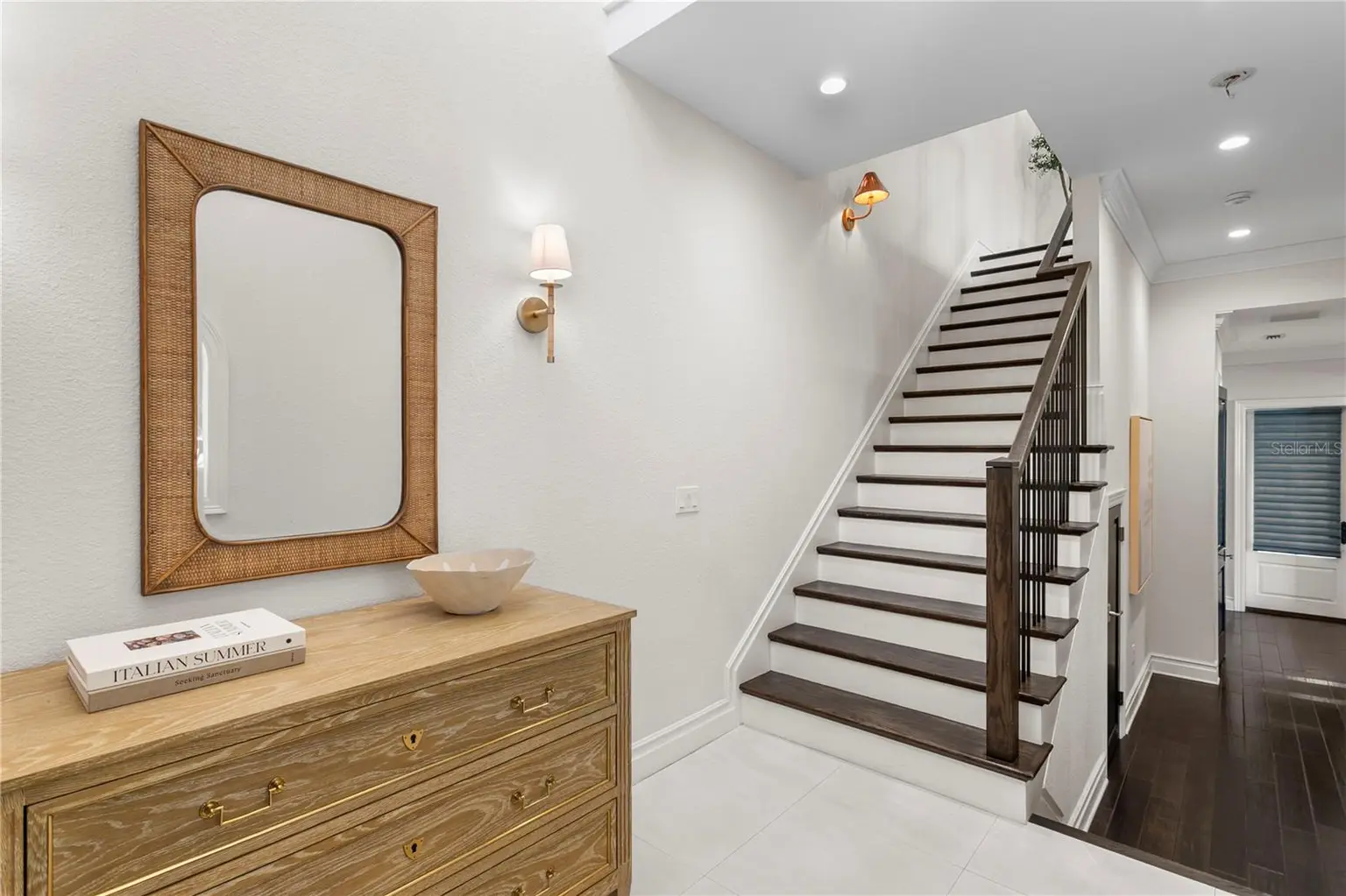 524 BEACH DRIVE NE, ST PETERSBURG, FL, photo 7 of 55