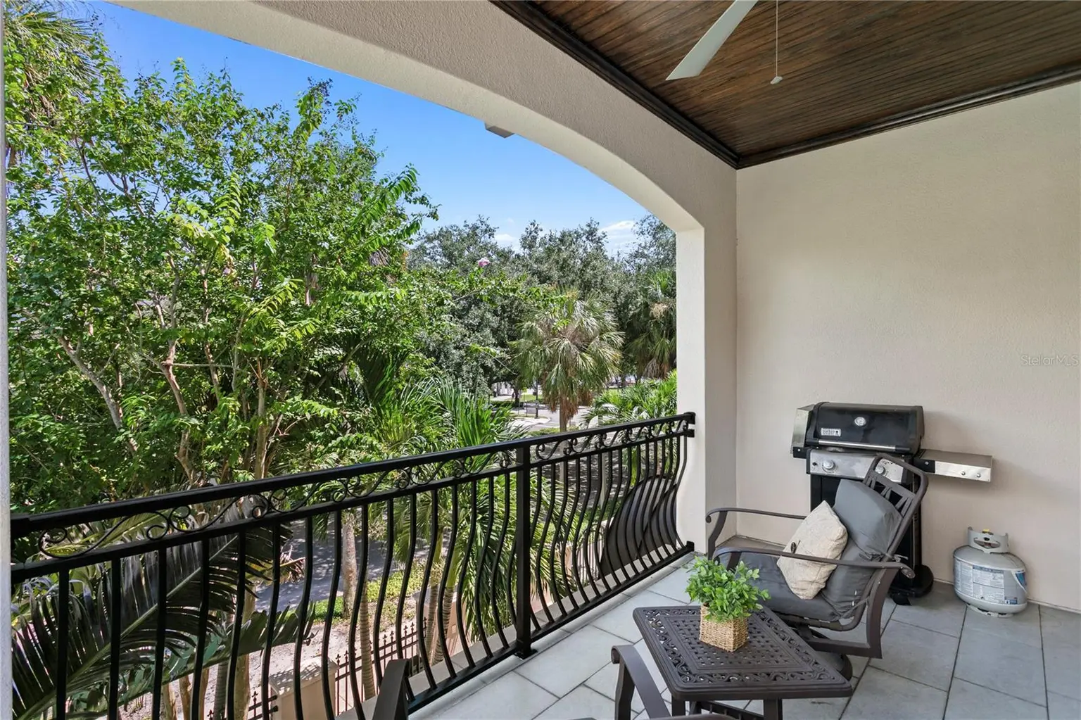 524 BEACH DRIVE NE, ST PETERSBURG, FL, photo 12 of 55