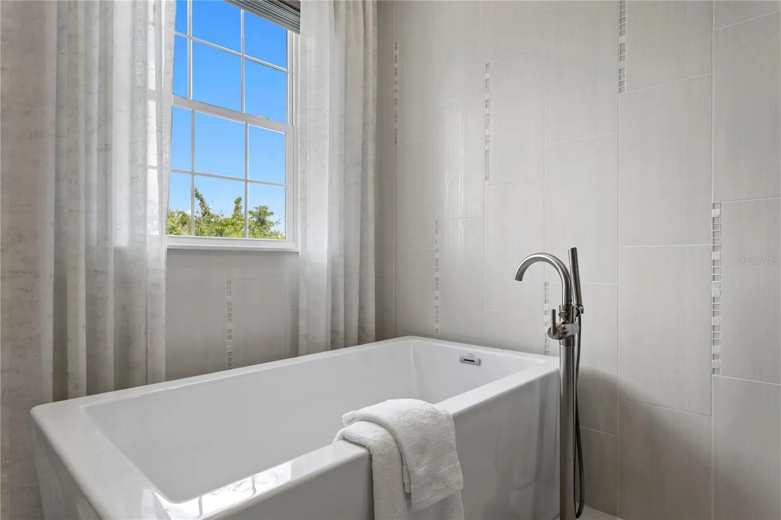 524 BEACH DRIVE NE, ST PETERSBURG, FL, photo 33 of 55
