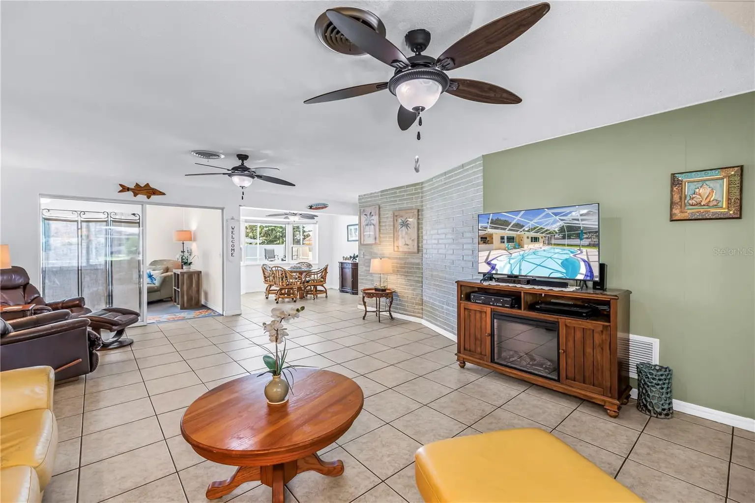 1350 WOODCREST AVENUE, CLEARWATER, FL, photo 5 of 54