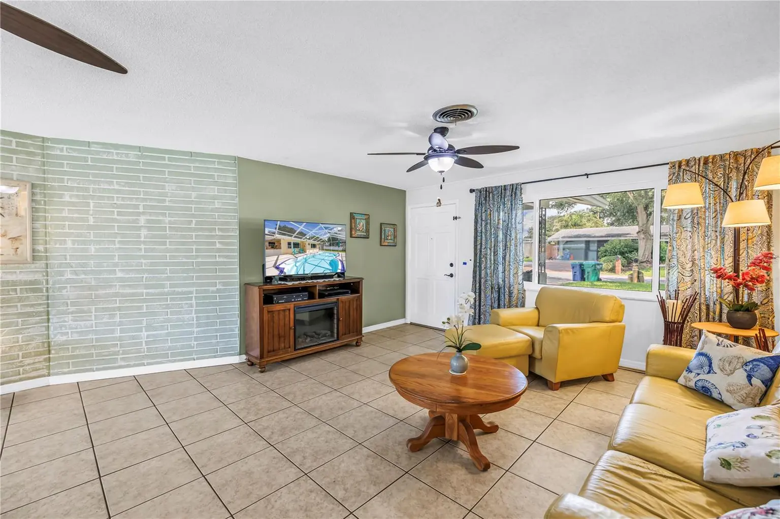 1350 WOODCREST AVENUE, CLEARWATER, FL, photo 6 of 54