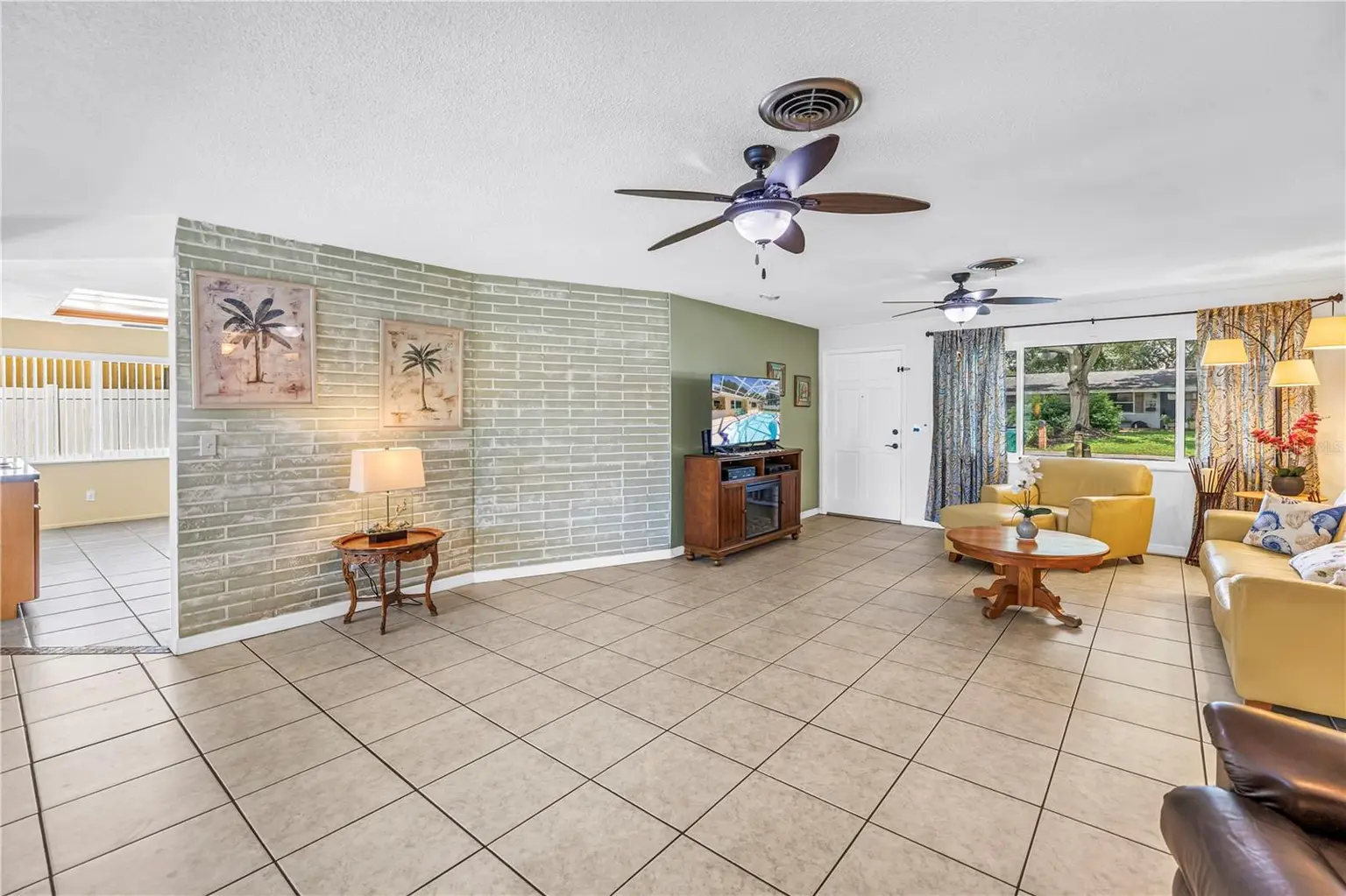 1350 WOODCREST AVENUE, CLEARWATER, FL, photo 11 of 54
