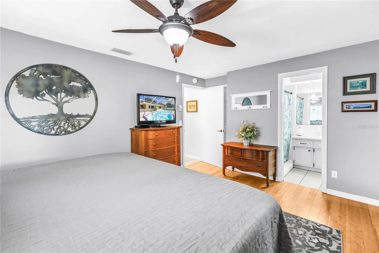 1350 WOODCREST AVENUE, CLEARWATER, FL, photo 19 of 54