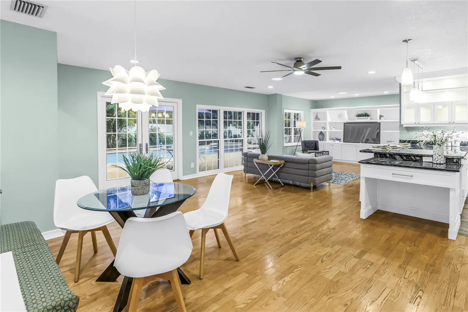 146 GIRALDA BOULEVARD NE, ST PETERSBURG, FL, photo 43 of 49