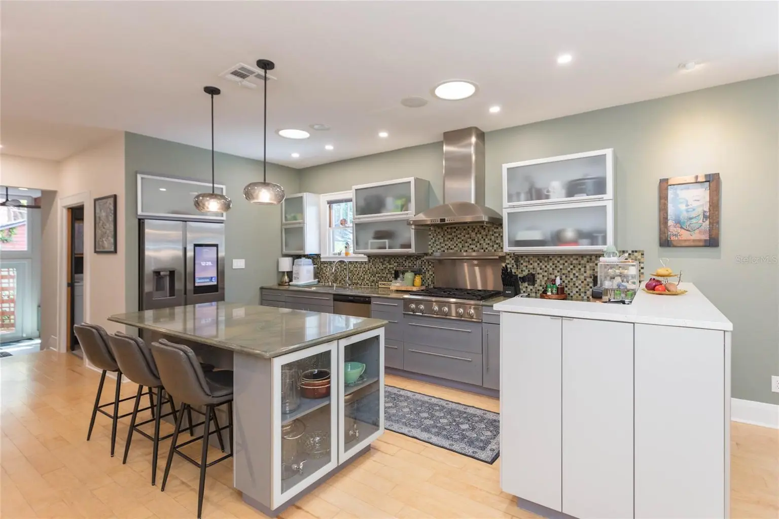 3114 W HAWTHORNE ROAD, TAMPA, FL, photo 18 of 54