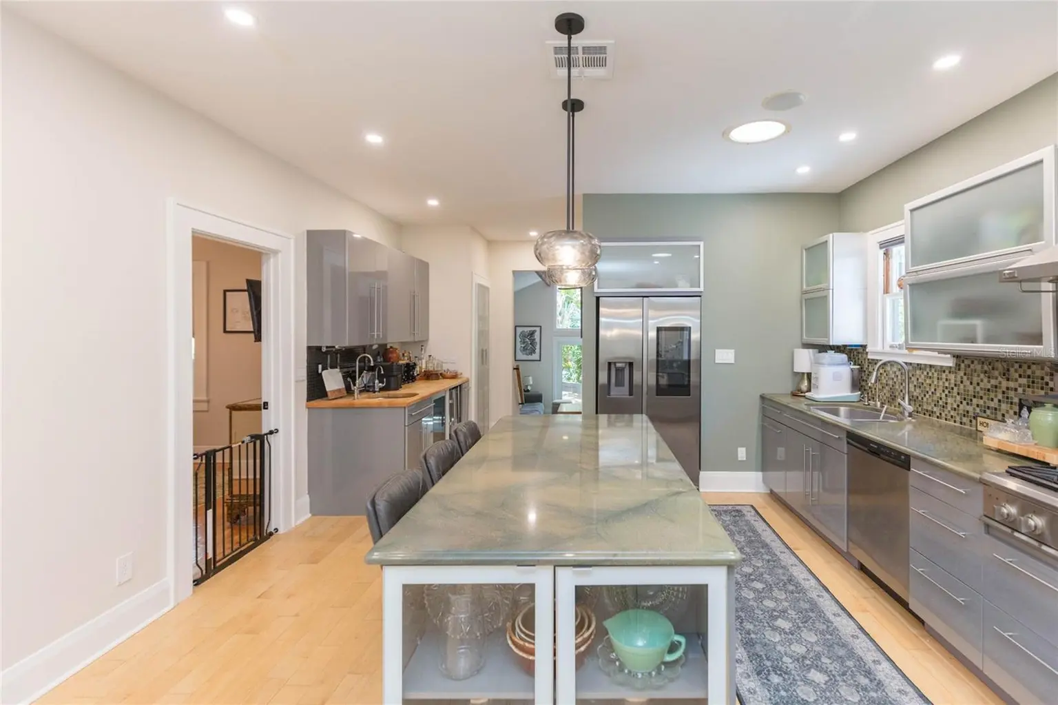 3114 W HAWTHORNE ROAD, TAMPA, FL, photo 19 of 54