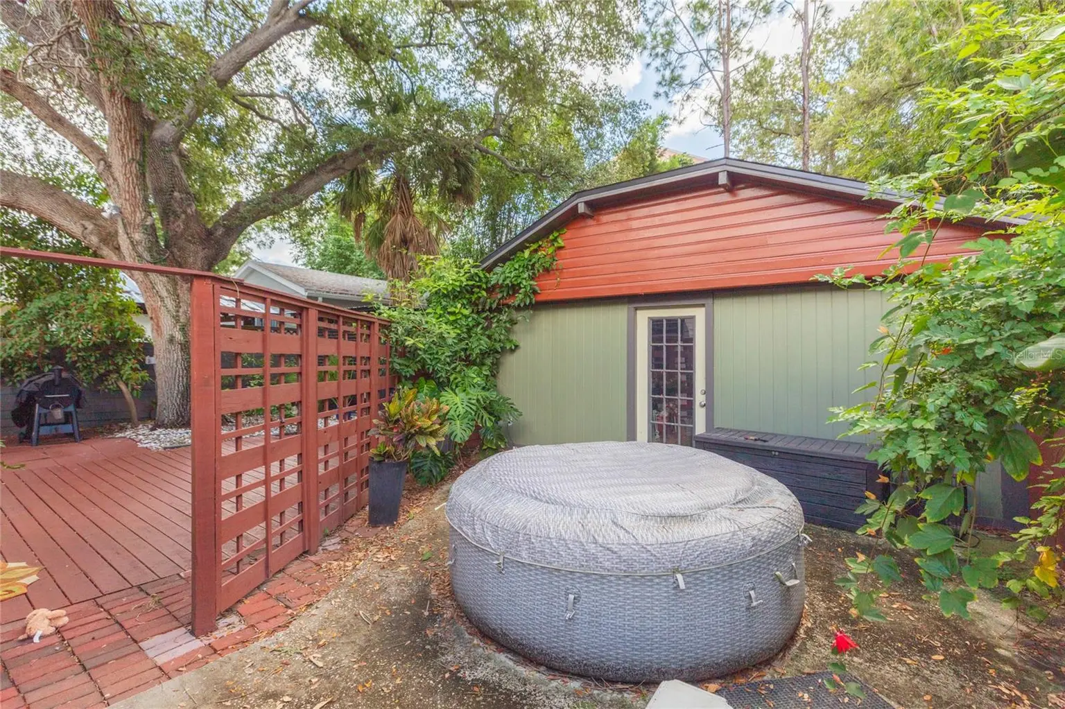 3114 W HAWTHORNE ROAD, TAMPA, FL, photo 48 of 54