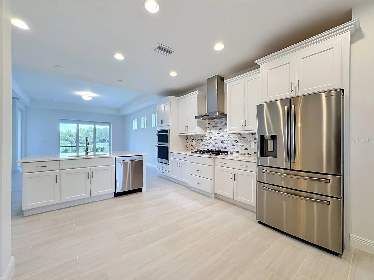 10618 KLEE AVENUE, BRADENTON, FL, photo 11 of 49
