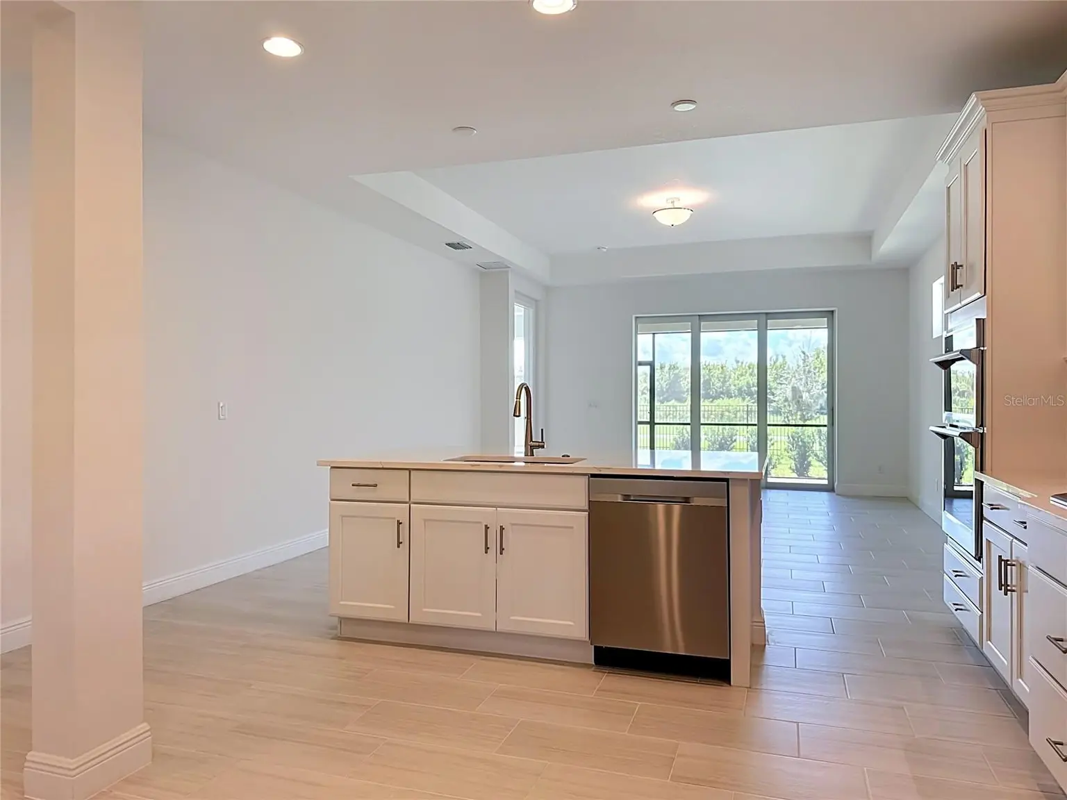 10618 KLEE AVENUE, BRADENTON, FL, photo 13 of 49