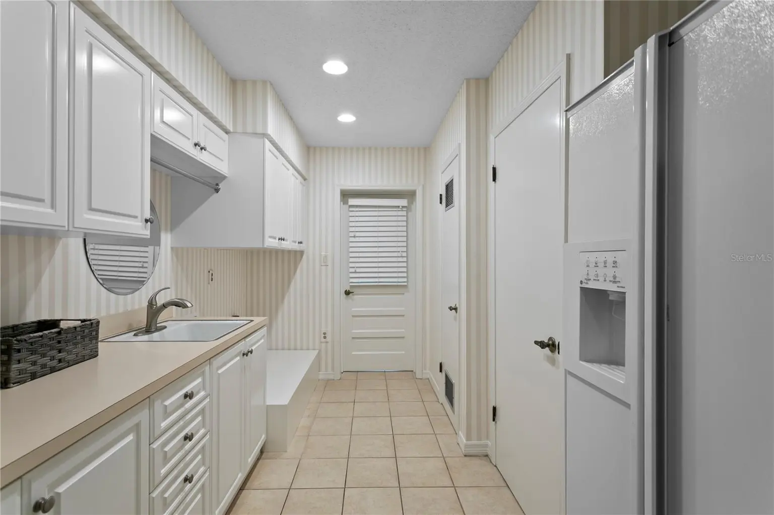 4922 W BAY WAY PLACE, TAMPA, FL, photo 39 of 45