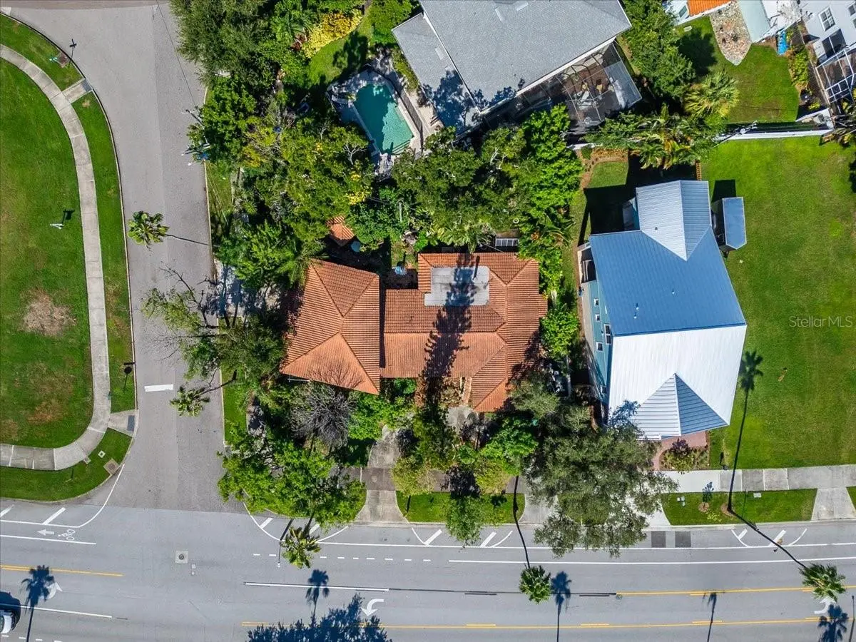 114 W DAVIS BOULEVARD, TAMPA, FL, photo 4 of 37