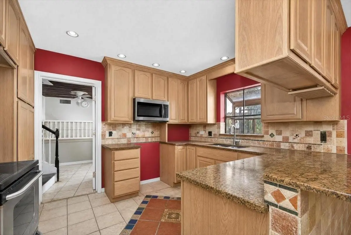 114 W DAVIS BOULEVARD, TAMPA, FL, photo 13 of 37