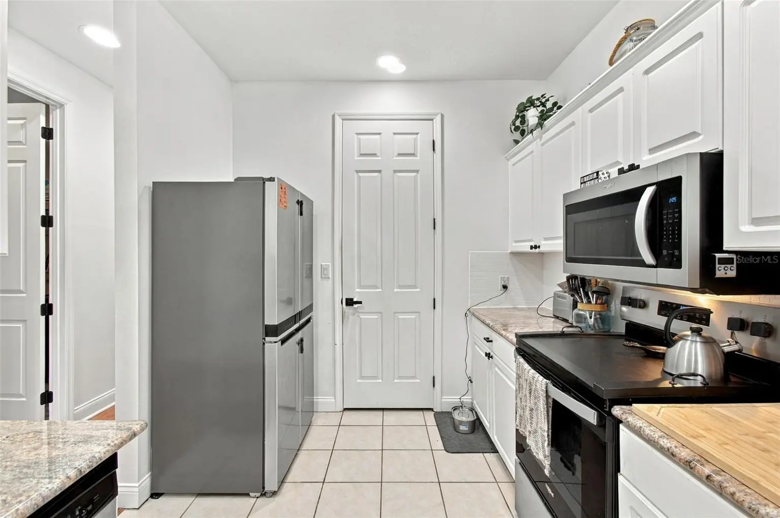 6829 S KISSIMMEE STREET, TAMPA, FL, photo 12 of 40